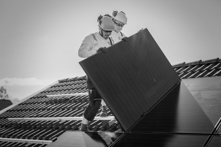 Solcellsinstallatören B&W~3