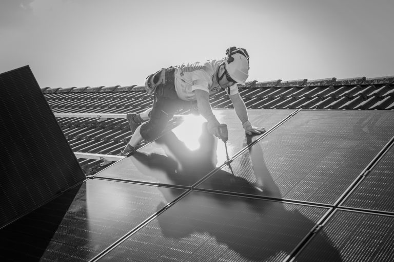 Solcellsinstallatören B&W~5