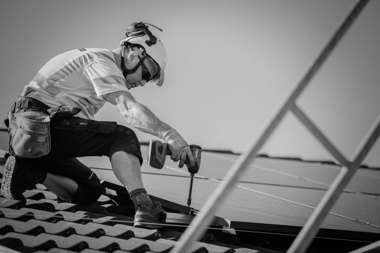 Solcellsinstallatören B&W~7